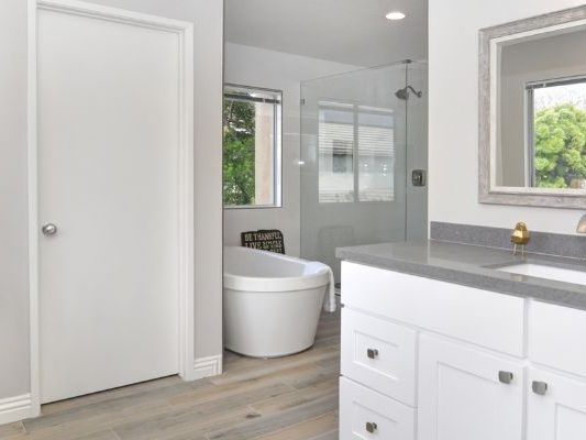 How To Avoid Common Pitfalls in Bathroom Remodeling Projects How To Avoid Common Pitfalls in Bathroom Remodeling Projects